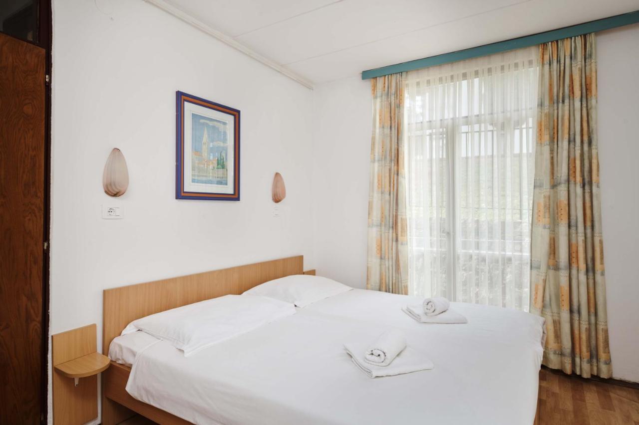 Apartments Astra Plava Laguna Poreč Extérieur photo